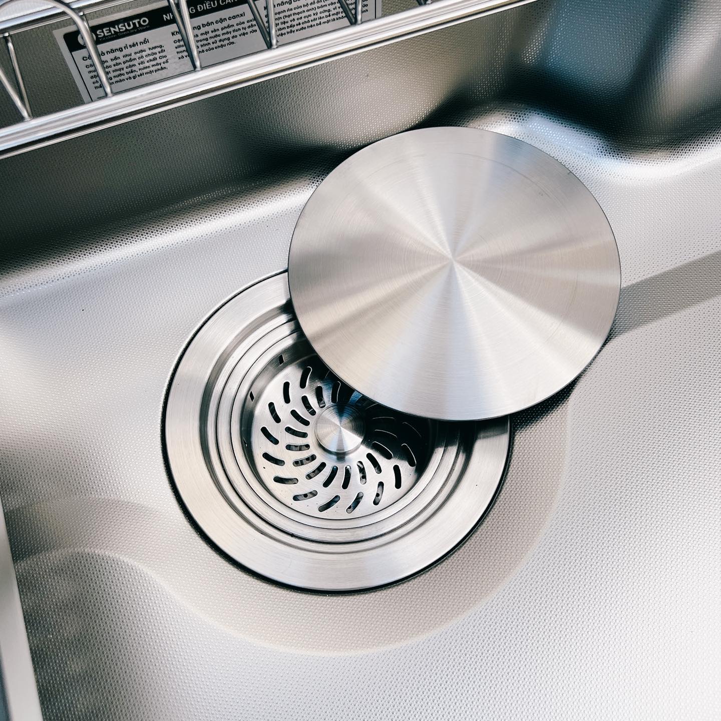 Chậu rửa bát 1 hố Sensuto XLG8248TS ( inox chống xước ) - Ảnh 4