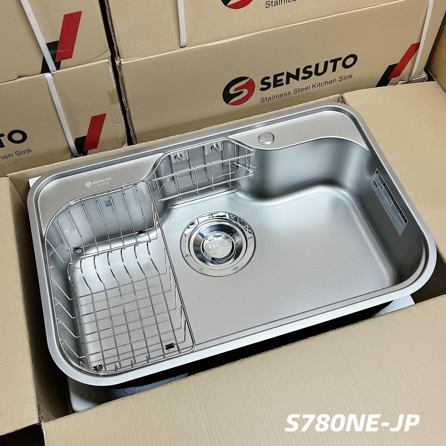 Chậu 1 hố Sensuto S780NE-JP ( inox sần chống xước )- TẶNG VÒI